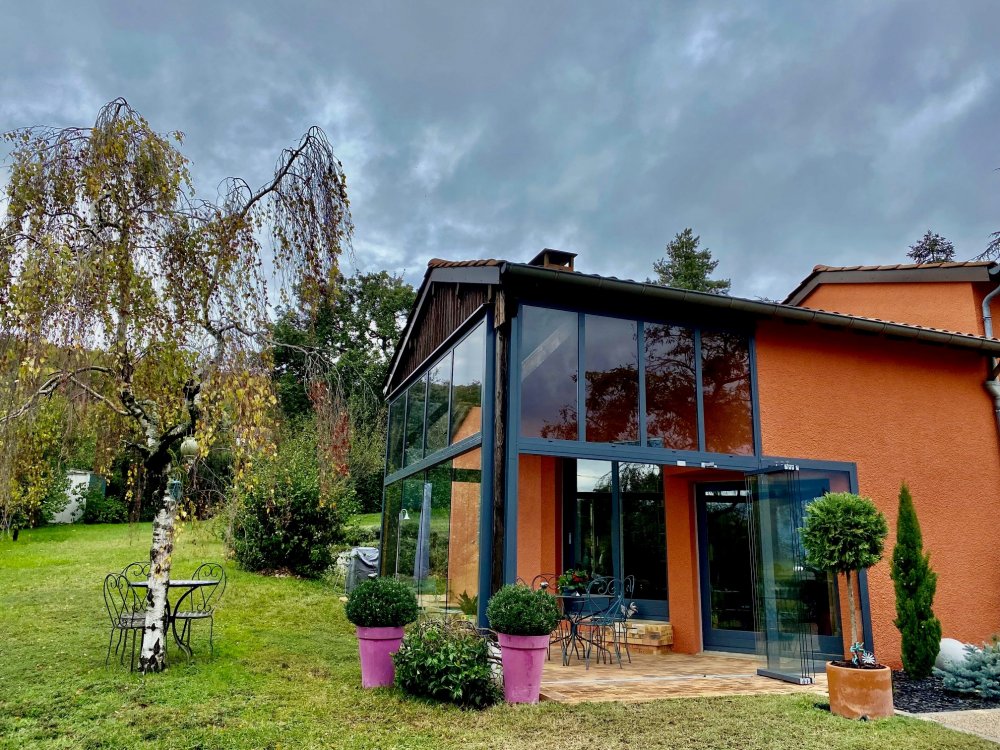 Installation de fermeture de terrasse vitrée près de Villefranche-sur-Saône