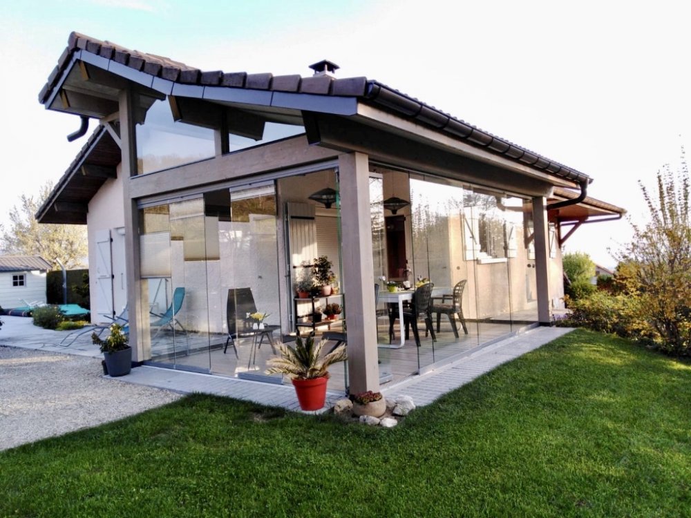 Spécialiste solution vitrées pour fermeture de terrasse entièrement vitrée