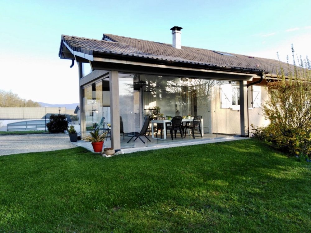 Spécialiste solution vitrées pour fermeture de terrasse entièrement vitrée