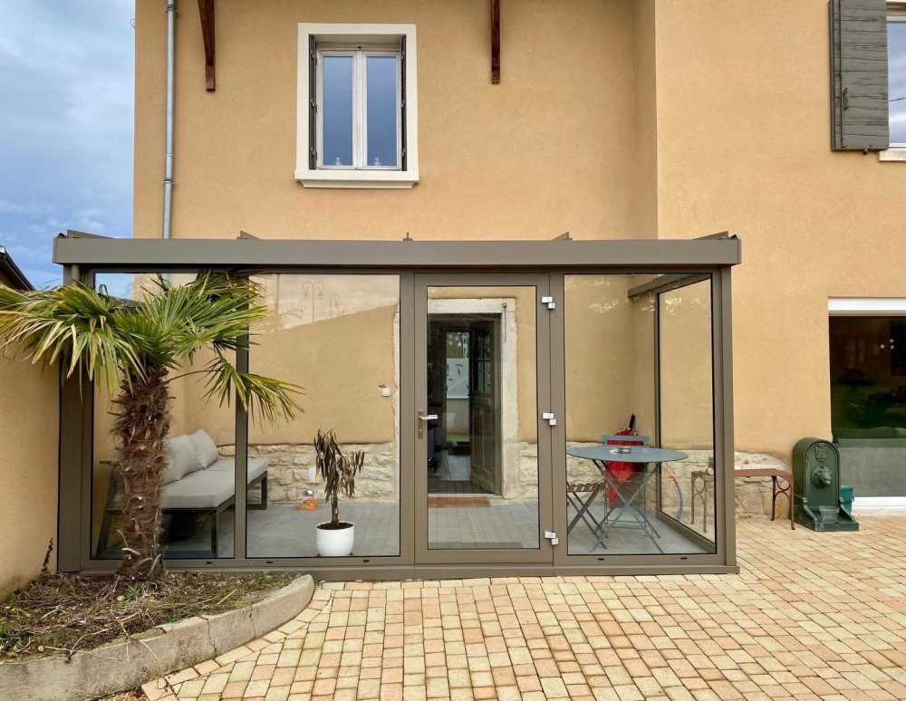 Création d’un sas d’entrée et extension de l’habitation : aménagement maîtrisée et confort durable près de Trévoux (01)