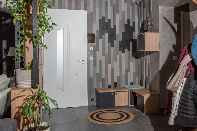 Pose de porte d'entrée en acier à Lyon 