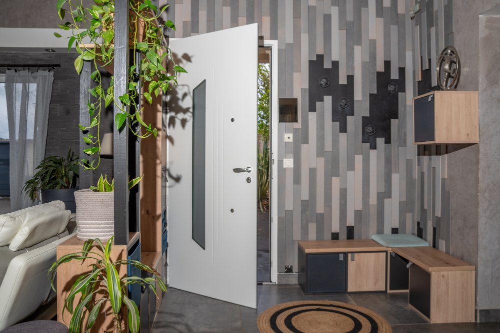 Installation d'une porte d'entrée en acier près de Lyon