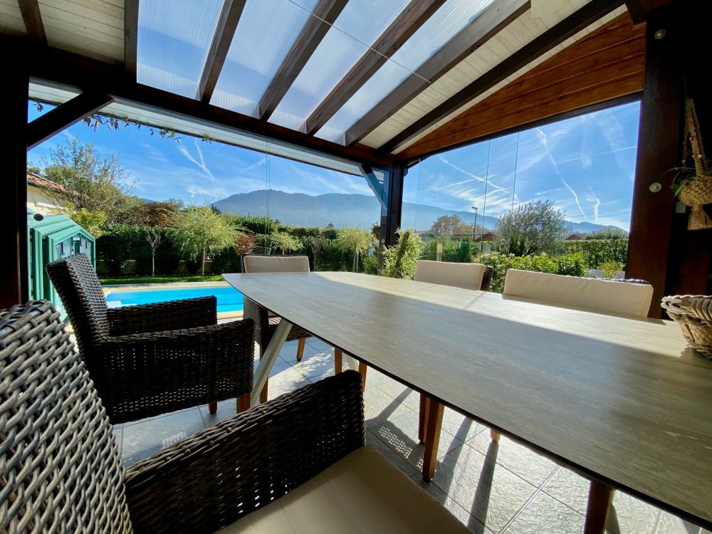 Installation de coulissant pour fermeture de terrasse en Haute-Savoie