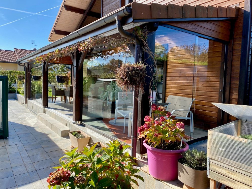 Pose de châssis-fixe pour fermeture de terrasse en Haute-Savoie