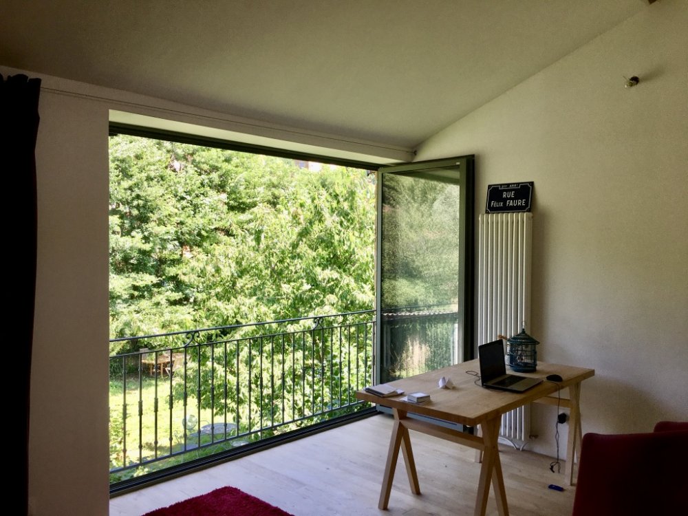 Rénovation d'une grange avec des baies accordéons